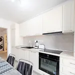 דירה Brand New Luxury In The Heart Of *